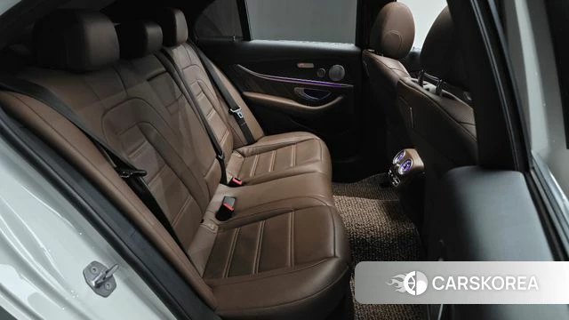 Mercedes-Benz E-Class W213 2018 Белый из Кореи, фото 2