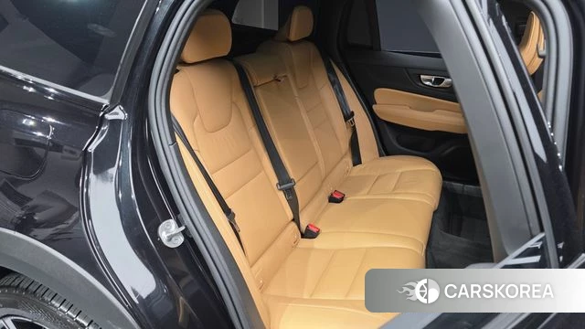 Volvo V60 Cross-Country 2nd Generation 2023 Черный из Кореи, фото 2