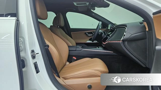 Mercedes-Benz E-Class W214 2025 Белый из Кореи, фото 2