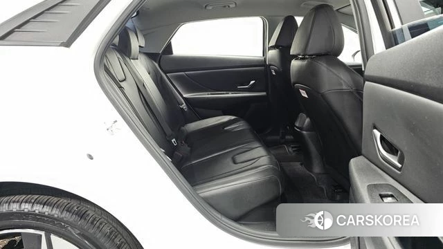 Hyundai Avante Hybrid (CN7) 2022 Белый из Кореи, фото 2