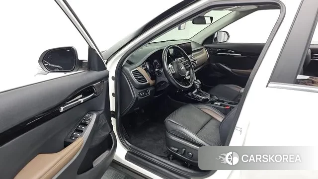 Kia Seltos 2021 Белый из Кореи, фото 2