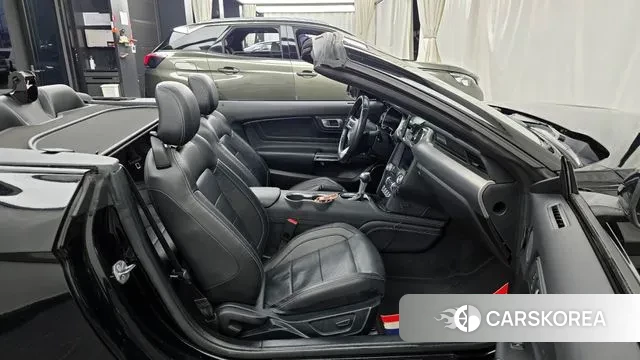 Ford Mustang 2022 Черный из Кореи, фото 2