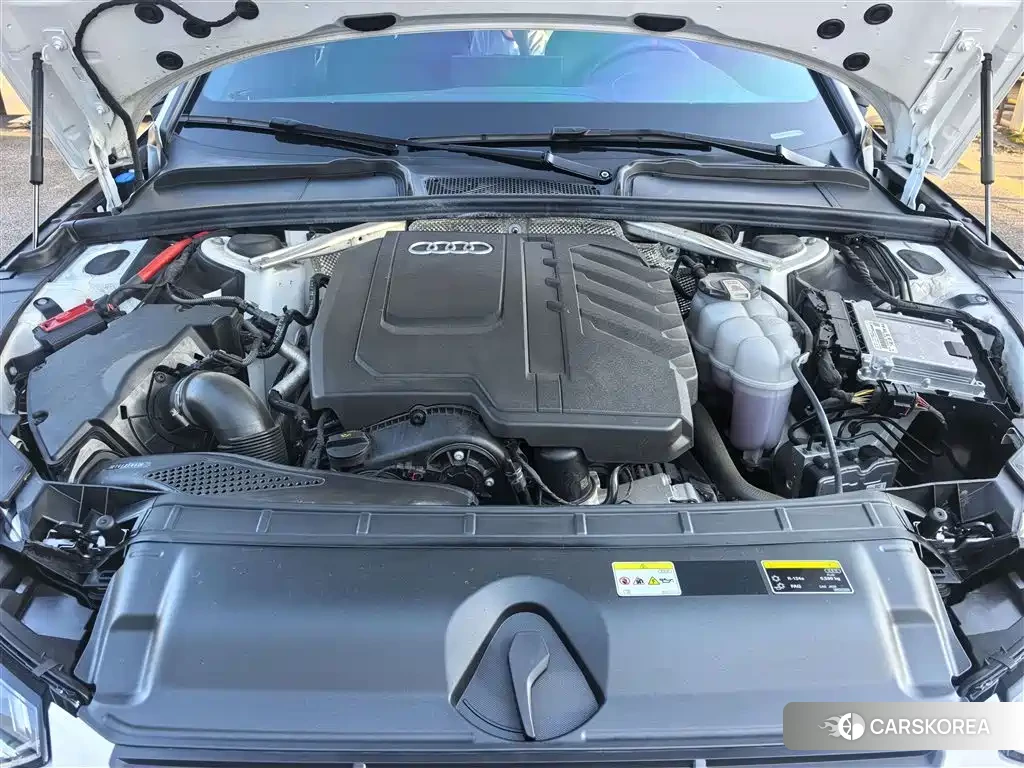Audi A4L 2025 Белый из Китая, фото 2