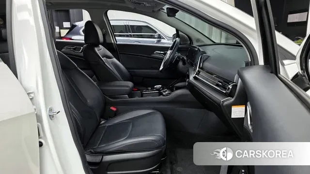 Kia Sportage 5th Generation Hybrid 2022 Белый из Кореи, фото 2