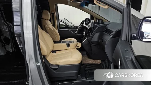 Hyundai Staria 2021 Серебряный из Кореи, фото 2
