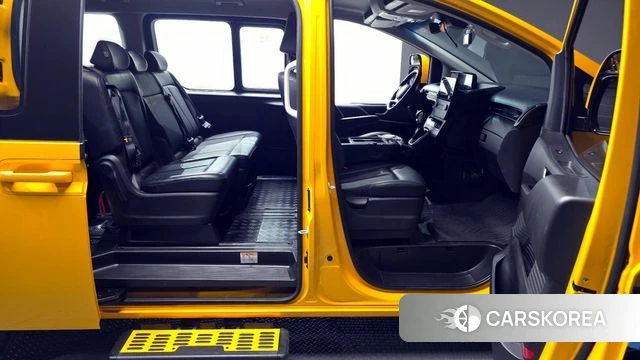 Hyundai Staria 2022 Желтый из Кореи, фото 2