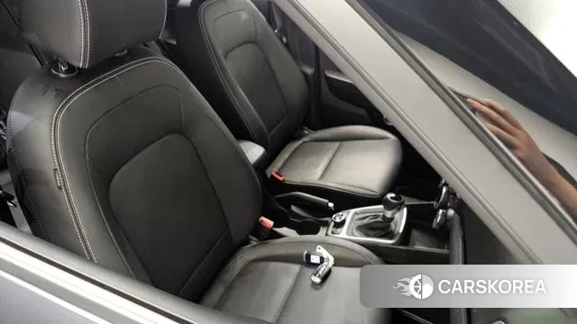 Hyundai Venue 2021 Серый из Кореи, фото 2