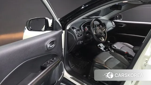 Jeep Compass 2nd Generation 2019 Белый из Кореи, фото 2