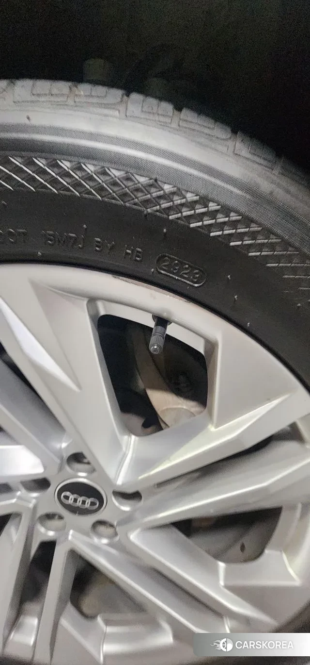 Audi Q7 (4M) 2021 Серебряный из Кореи, фото 2