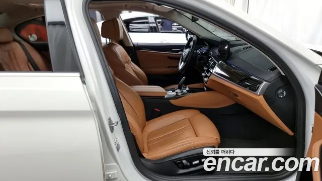 BMW 5 Series (G30) 2020 Белый из Кореи, фото 2