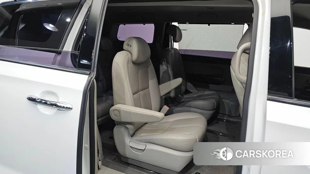 Kia The New Carnival 2018 Белый из Кореи, фото 2