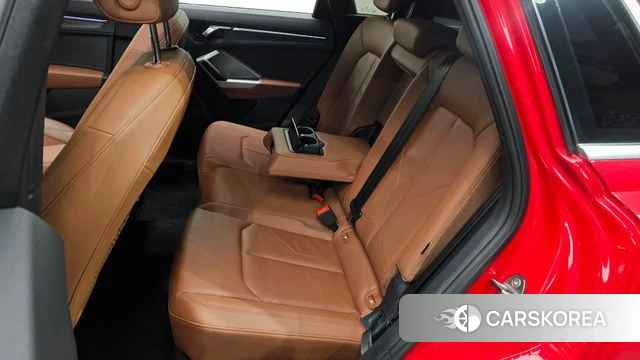 Audi Q3 (F3) 2022 Красный из Кореи, фото 2