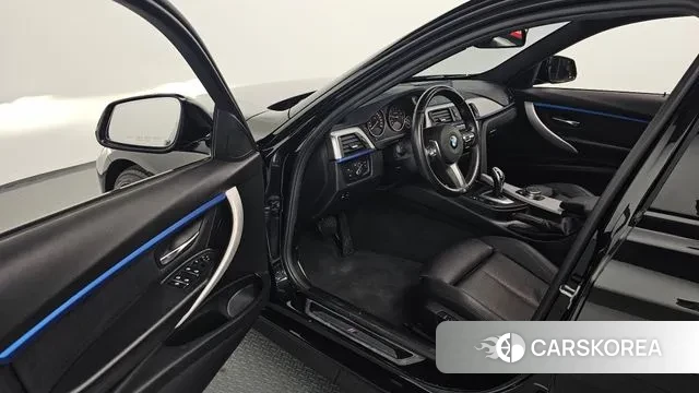 BMW 3 Series (F30) 2018 Черный из Кореи, фото 2