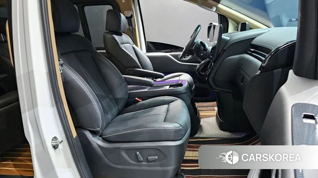 Hyundai Staria 2023 Белый из Кореи, фото 2