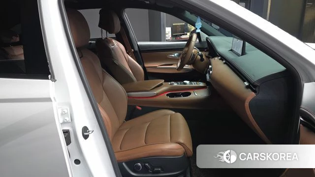 Genesis GV70 2021 Белый из Кореи, фото 2