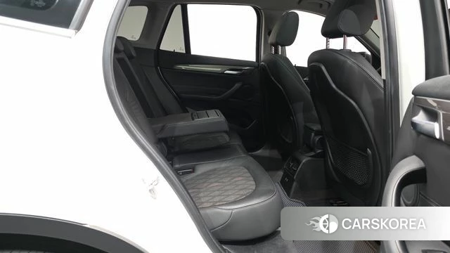 BMW X1 (F48) 2020 Белый из Кореи, фото 2