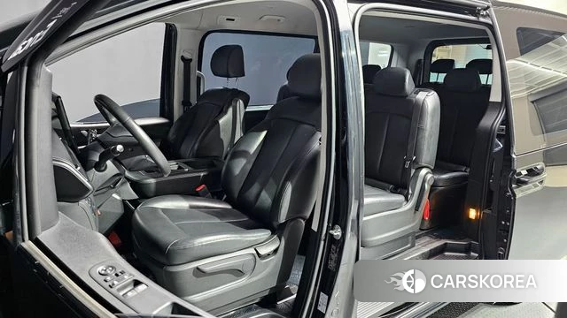 Hyundai Staria 2022 Черный из Кореи, фото 2