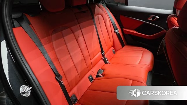 BMW 1 Series (F40) 2022 Черный из Кореи, фото 2