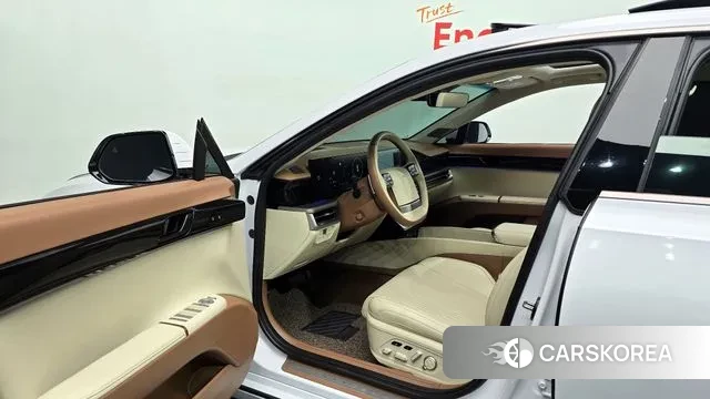 Hyundai Grandeur Hybrid (GN7) 2023 Белый из Кореи, фото 2