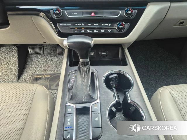 Kia The New Carnival 2019 Белый из Кореи, фото 2