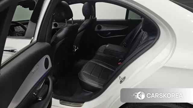 Mercedes-Benz E-Class W213 2021 Белый из Кореи, фото 2