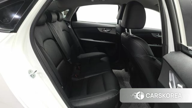Kia The New K3 2nd generation 2022 Белый из Кореи, фото 2