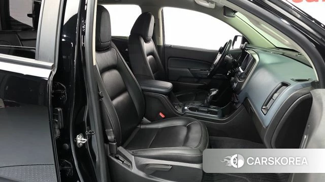 Chevrolet (GM Daewoo) Real New Colorado 2022 Черный из Кореи, фото 2