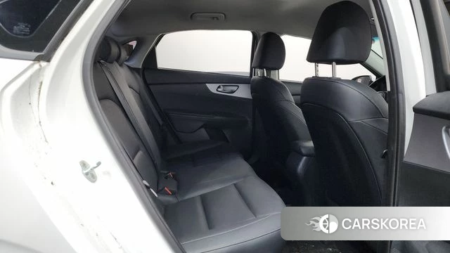 Kia The New K3 2nd generation 2021 Белый из Кореи, фото 2