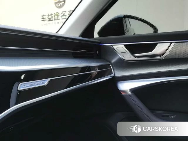 Audi A6 (import) 2022 Черный из Китая, фото 2