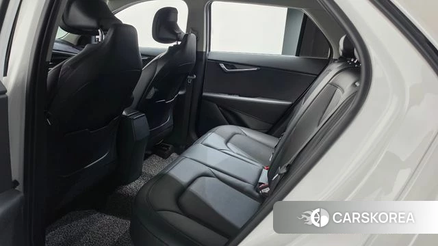 Kia Di Ol Nu Niro 2022 Белый из Кореи, фото 2