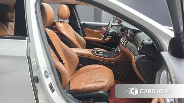 Mercedes-Benz E-Class W213 2019 Белый из Кореи, фото 2