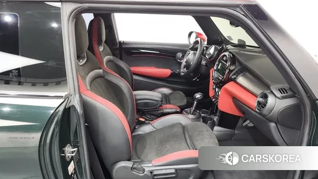 Mini Cooper S 2019 Зеленый из Кореи, фото 2