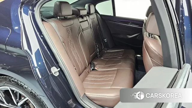 BMW 5 Series (G30) 2022 Черный из Кореи, фото 2