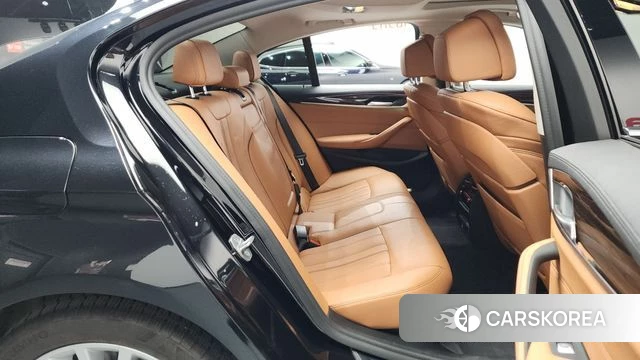 BMW 5 Series (G30) 2021 Черный из Кореи, фото 2