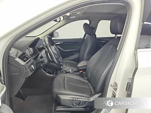 BMW X1 (F48) 2021 Белый из Кореи, фото 2