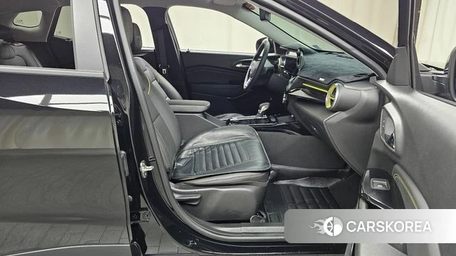 Chevrolet (GM Daewoo) Trax Crossover 2023 Черный из Кореи, фото 2