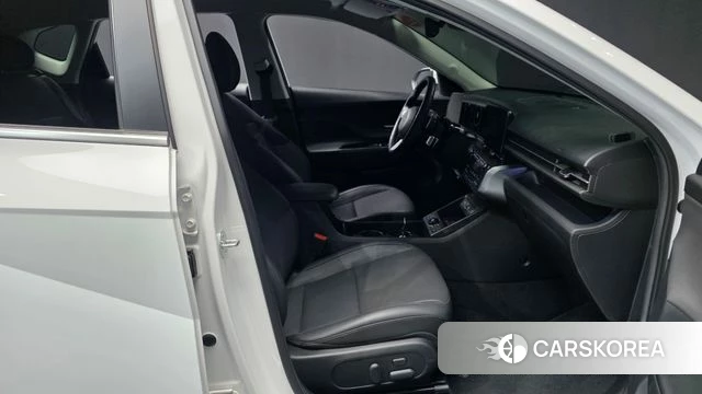 Hyundai Kona (SX2) 2023 Белый из Кореи, фото 2