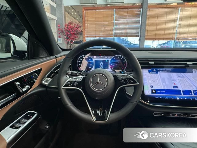 Mercedes-Benz E-Class W214 2025 Белый из Кореи, фото 2
