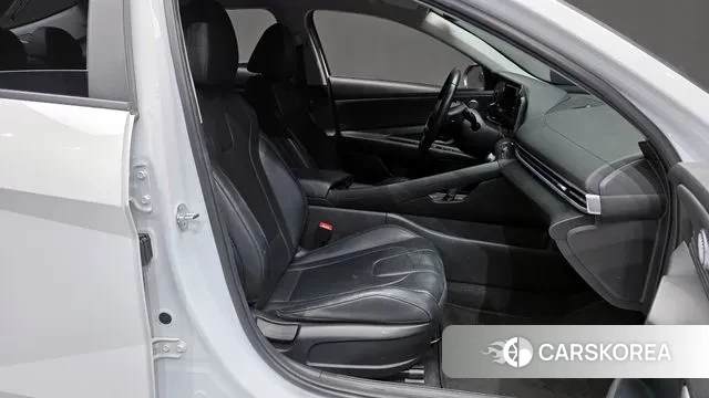 Hyundai The New Avante (CN7) 2023 Белый из Кореи, фото 2