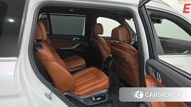 BMW X7 (G07) 2025 Белый из Кореи, фото 2