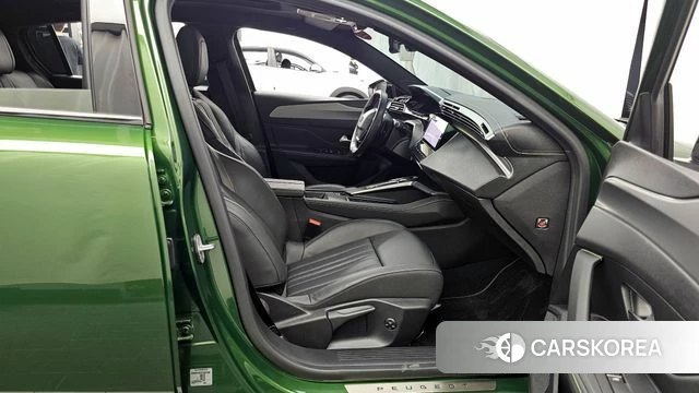 Peugeot 308 Third generation 2023 Зеленый из Кореи, фото 2