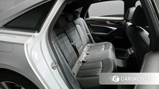 Audi A6 (C8) 2022 Белый из Кореи, фото 2