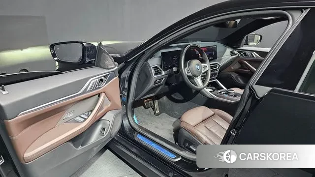 BMW i4 2023 Черный из Кореи, фото 2