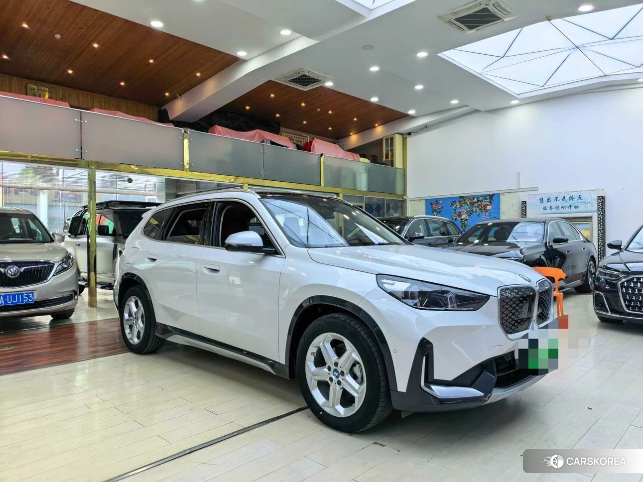 BMW iX1 2025 Белый из Китая, фото 2