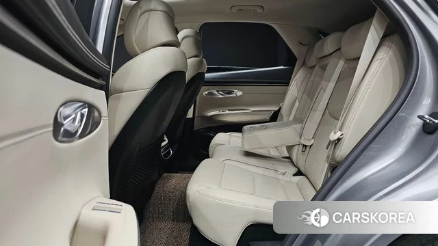 Genesis GV70 2024 Серебристо-серый из Кореи, фото 2