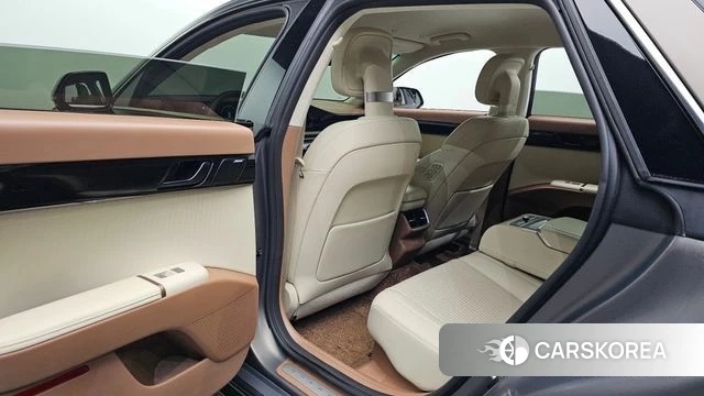 Hyundai Grandeur Hybrid (GN7) 2024 Серебристо-серый из Кореи, фото 2