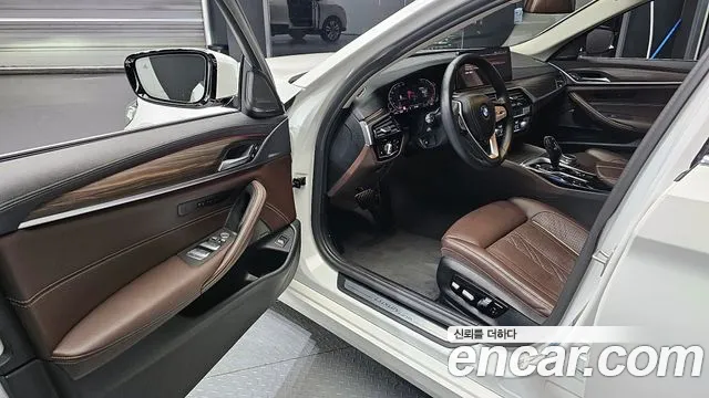 BMW 5 Series (G30) 2021 Белый из Кореи, фото 2