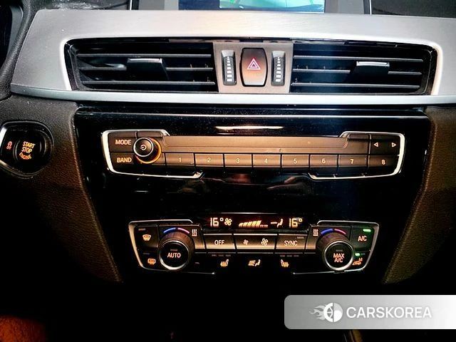 BMW X1 (F48) 2020 Черный из Кореи, фото 2