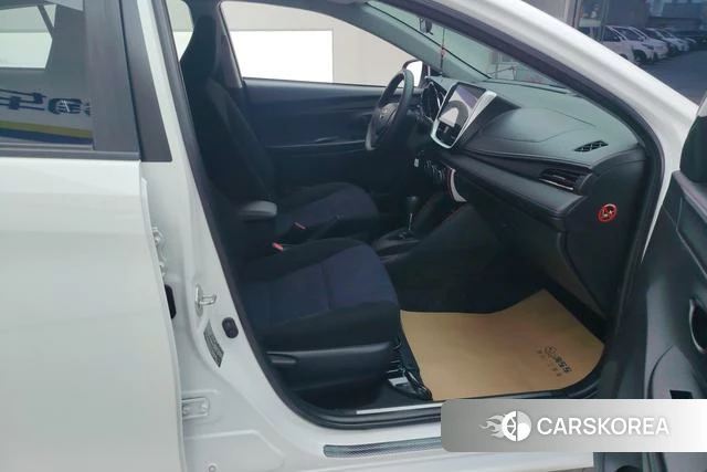 Toyota YARIS L Zhixuan 2018 Белый из Китая, фото 2