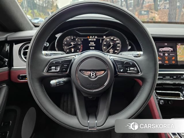 Bentley Flying Spur 3rd Generation 2023 Белый из Кореи, фото 2